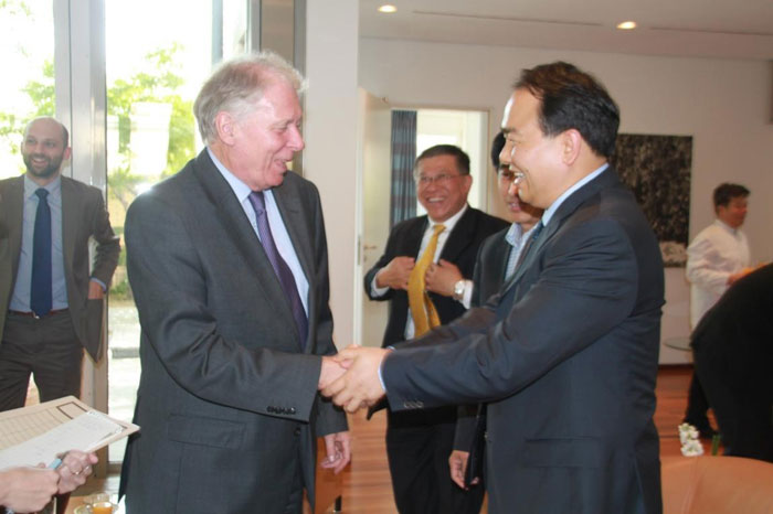 ꐖ|���L(zh��ng)�ʽ��(y��ng)����F(tu��n)�ھ����L��(gu��)�v�A��ʹ�^