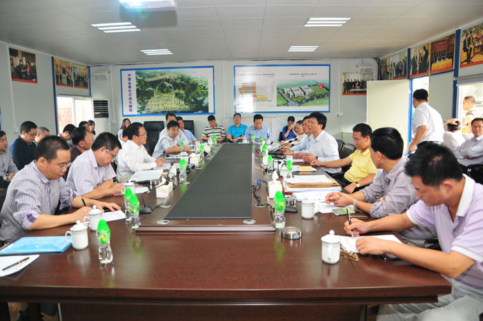 ���(y��ng)�и����L(zh��ng)������һ���W�R�е½������B(t��i)���{(di��o)��